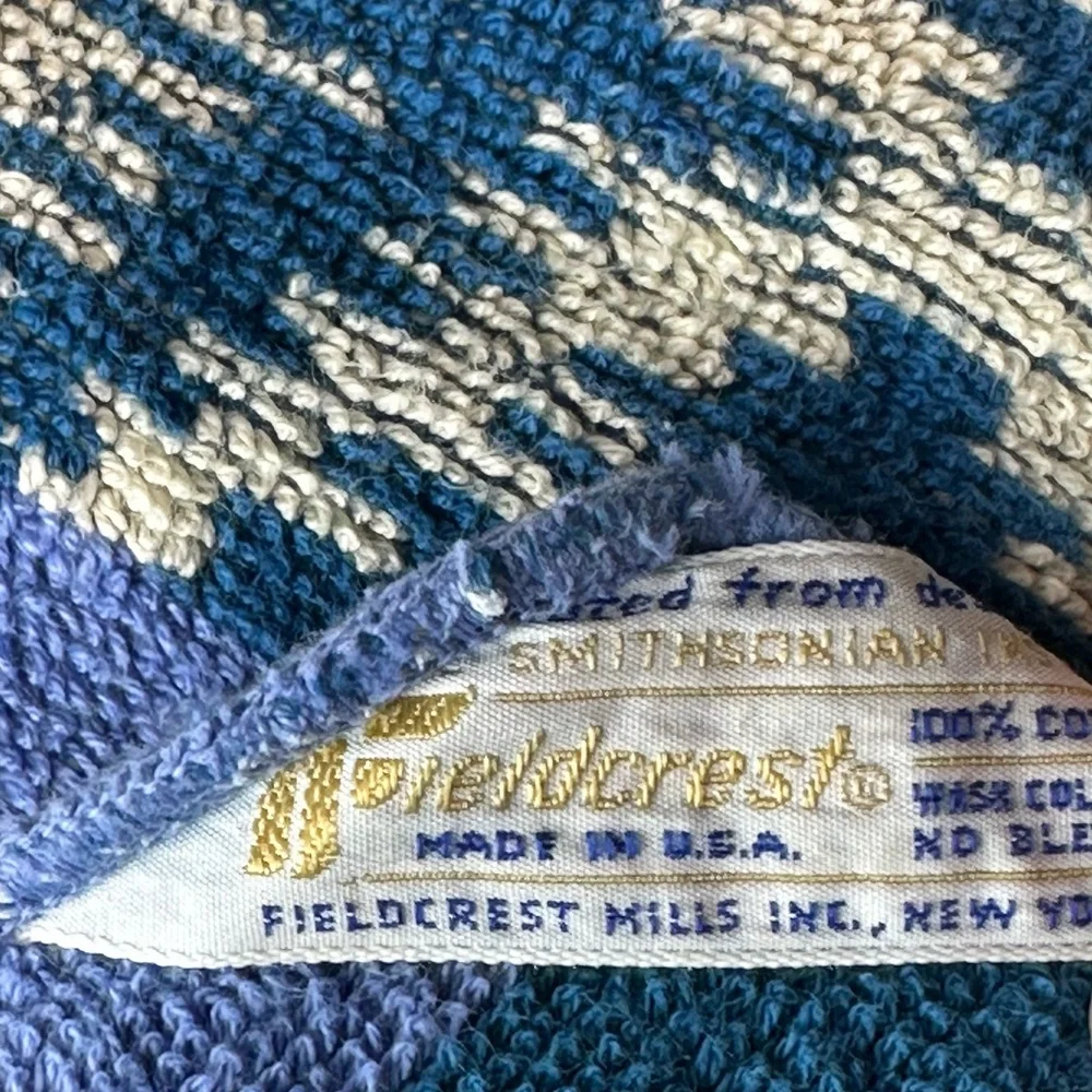 Vintage Fieldcrest wash cloth Smithsonian Institute design blue and white 12x12